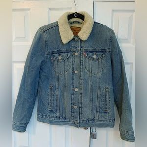 Levi’s Womens Light Wash Denim Sherpa Trucker Jacket